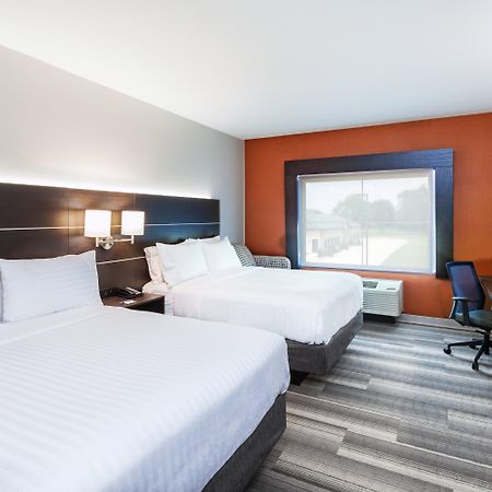 Holiday Inn Express & Suites - Coffeyville By Ihg Exterior photo