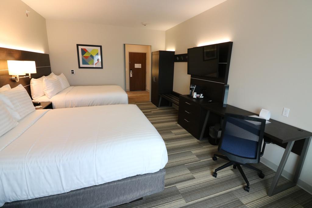 Holiday Inn Express & Suites - Coffeyville By Ihg Exterior photo